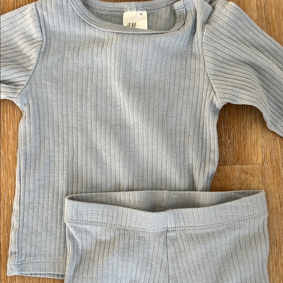 H&M Light Gray Ribbed Baby Set - Picture 3 of 9